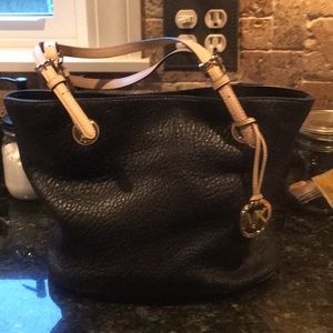 Michael Kors Bucket Bag